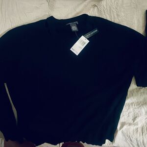 Chelsea & Theodore Cozy black crew sweater with shoulder cutouts NEW large ⭐️